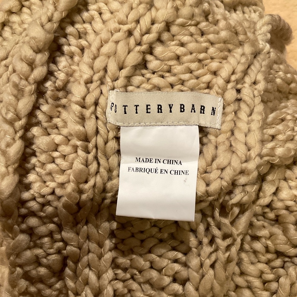 Pottery Barn tan chunky hand-knit cable throw - Picture 4 of 6